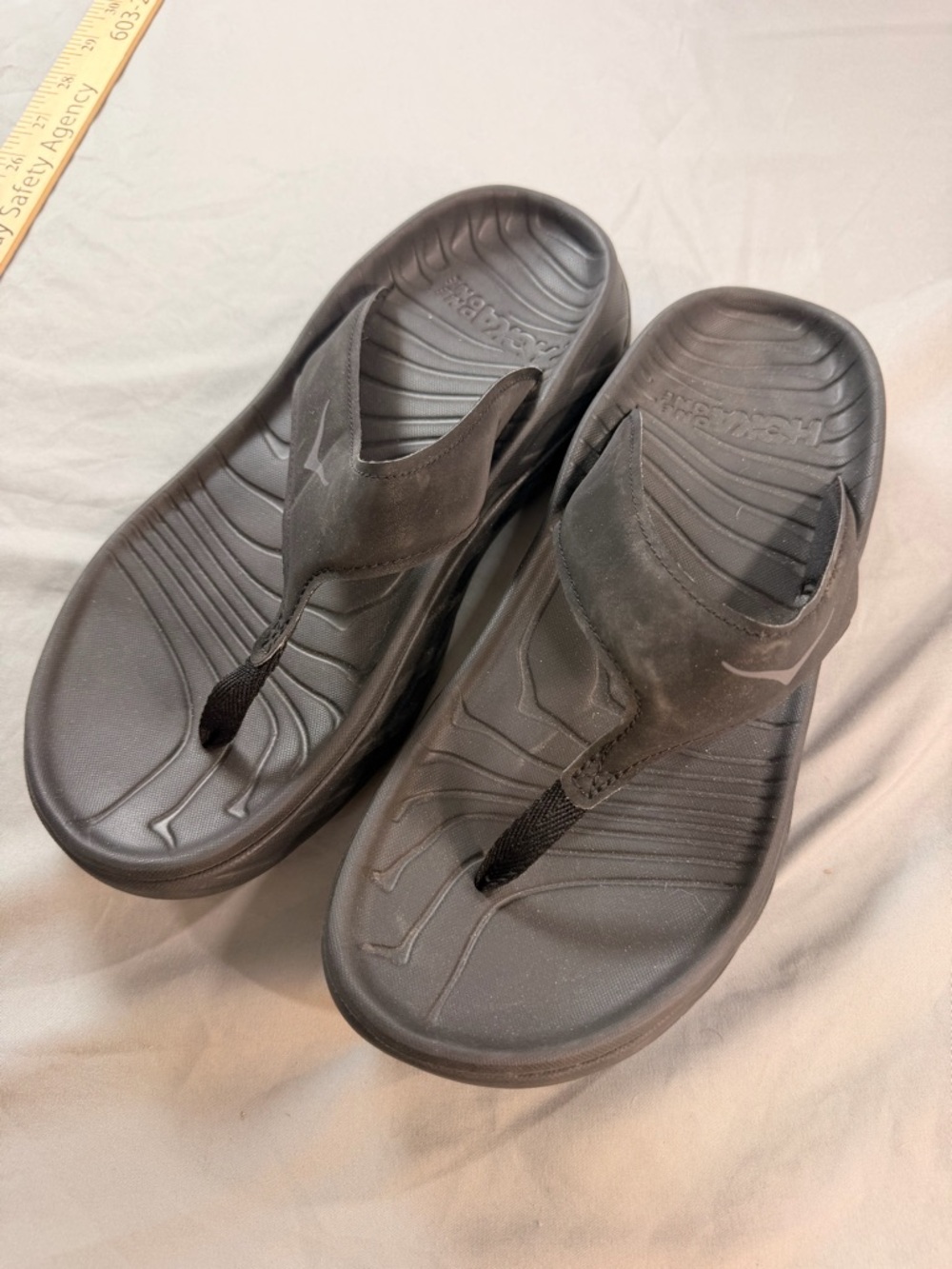 HOKA One One Ora Recovery Slip Sandal women's size 8